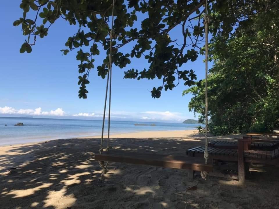 Kohjum Seafront Resort Koh Jum Exterior foto